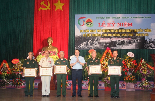 GÓP PHẦN XÂY ĐẮP VÀ PHÁT HUY TRUYỀN THỐNG  BỘ ĐỘI TRƯỜNG SƠN ANH HÙNG