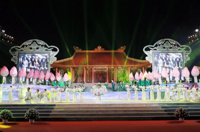 Tri ân 60 liệt sĩ TNXP