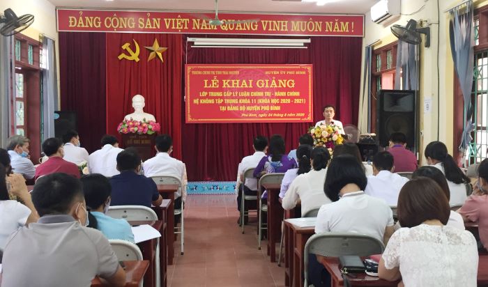 Phu Binh khai giang TCLLCT
